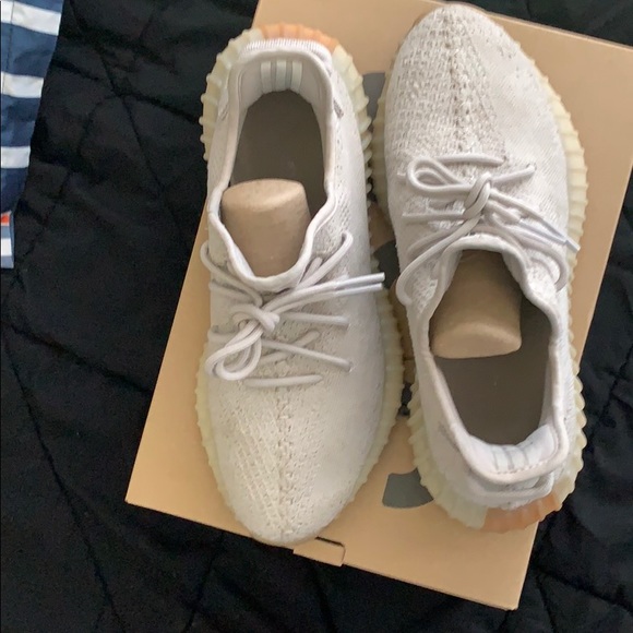 Yeezy 350 V2 sesame